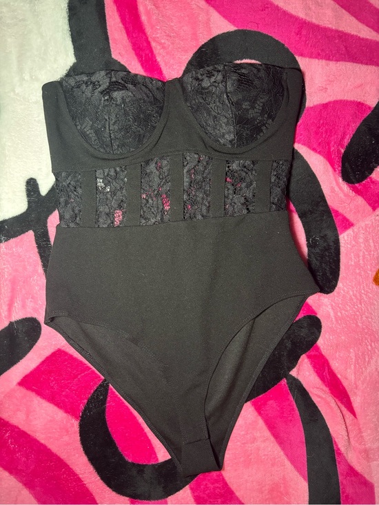 Haute Monde Tops - Haute Monde Lace Bodysuit